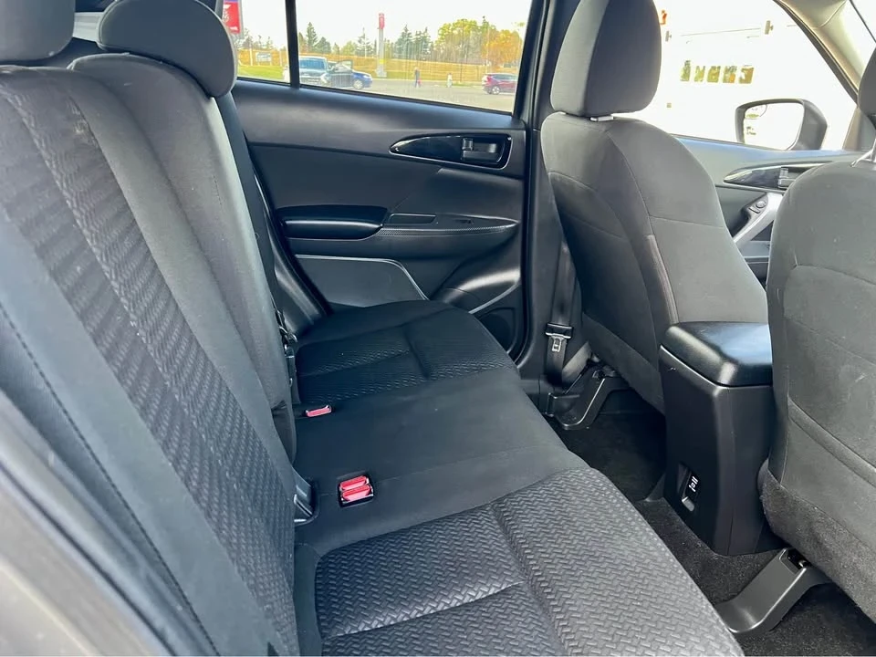 2022 Mitsubishi Eclipse Cross - Image 5 of 16