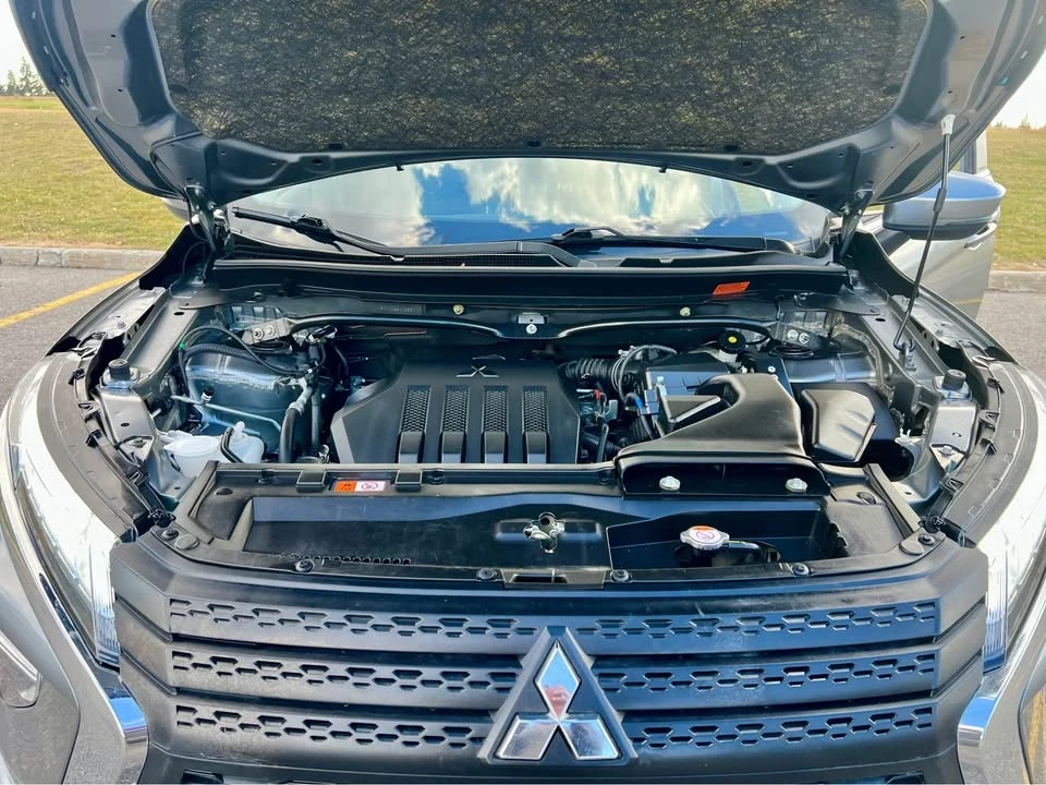 2022 Mitsubishi Eclipse Cross - Image 12 of 16
