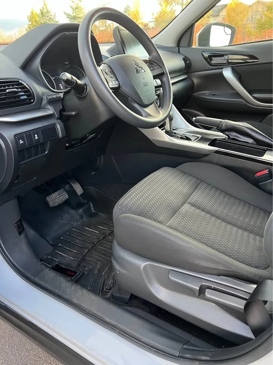 2022 Mitsubishi Eclipse Cross - Image 10 of 15