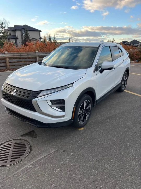2022 Mitsubishi Eclipse Cross - Image 3 of 15