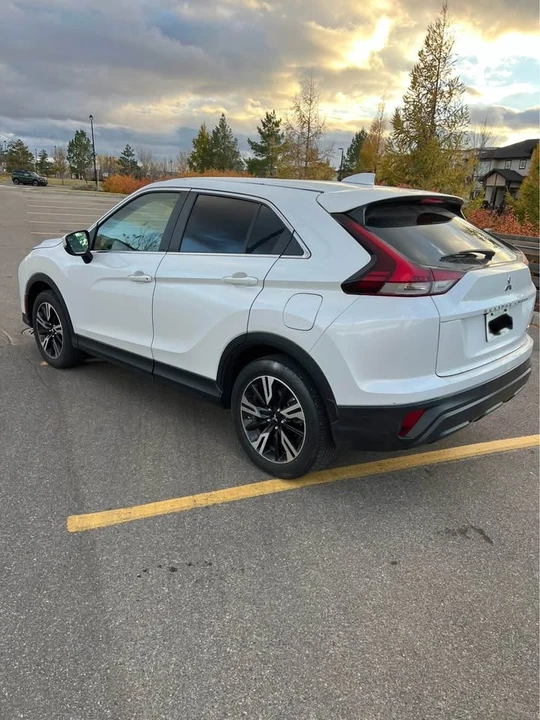 2022 Mitsubishi Eclipse Cross - Image 4 of 15