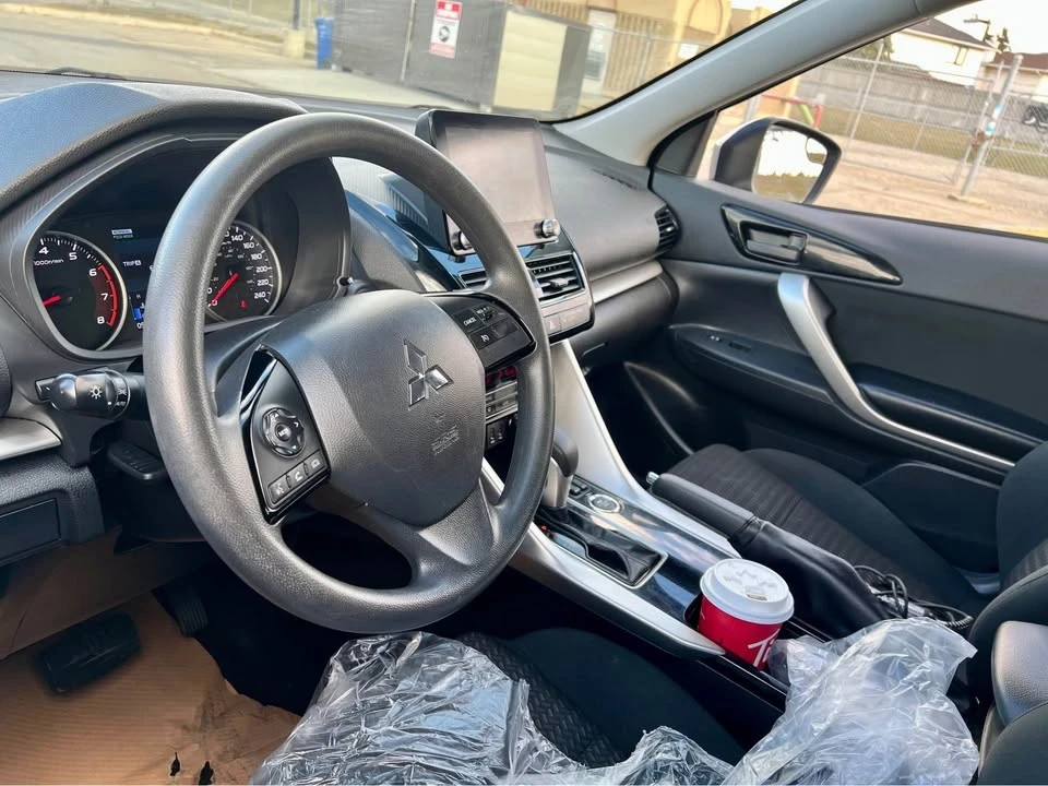 2022 Mitsubishi Eclipse Cross - Image 11 of 16