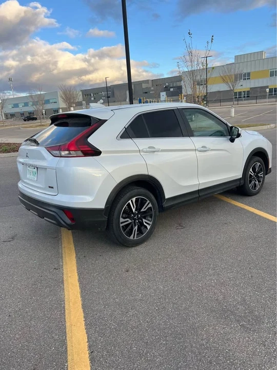 2022 Mitsubishi Eclipse Cross - Image 7 of 15