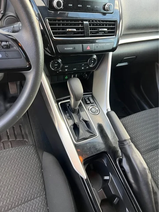 2022 Mitsubishi Eclipse Cross - Image 12 of 15