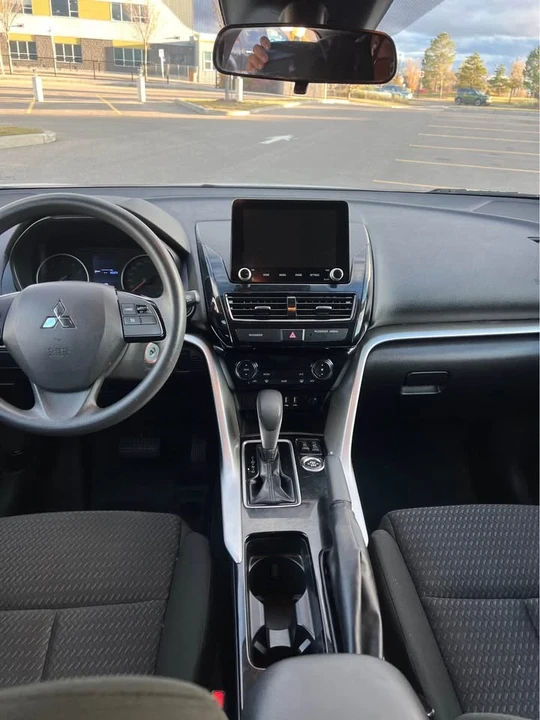 2022 Mitsubishi Eclipse Cross - Image 13 of 15