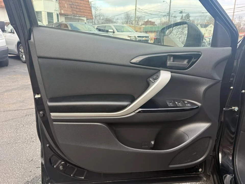 2022 Mitsubishi Eclipse Cross - Image 10 of 20
