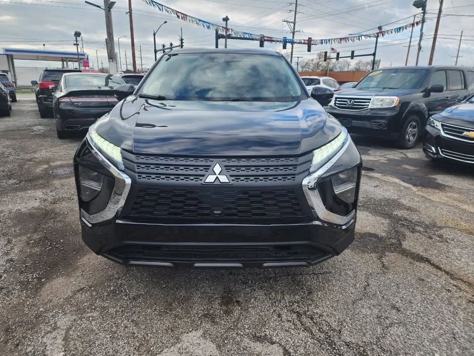 2022 Mitsubishi Eclipse Cross - Image 2 of 20