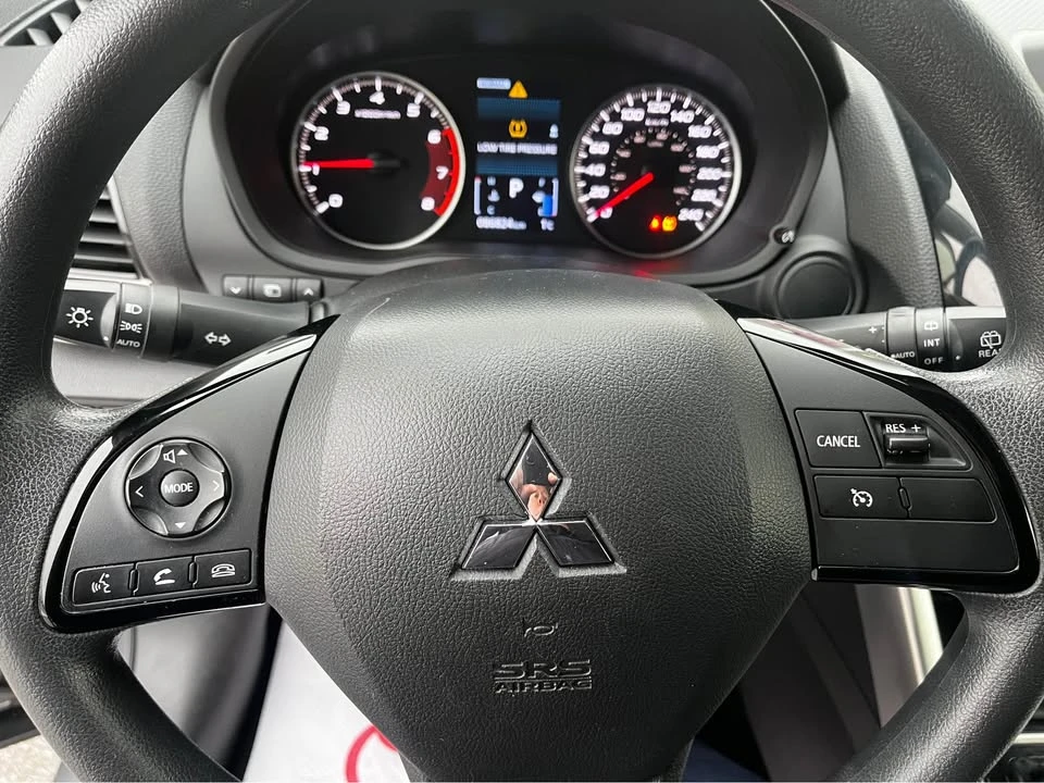 2022 Mitsubishi Eclipse Cross - Image 5 of 15
