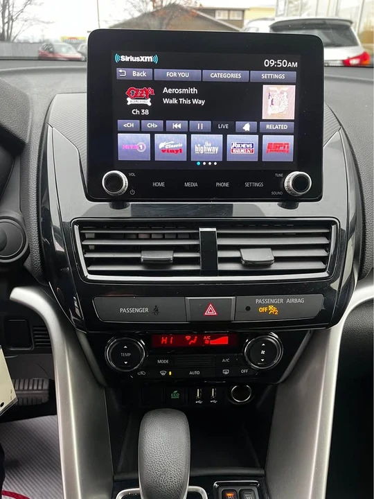 2022 Mitsubishi Eclipse Cross - Image 8 of 15