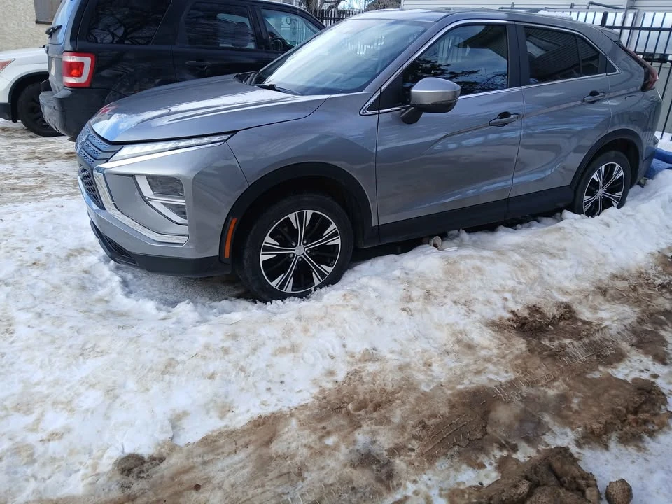2022 Mitsubishi Eclipse Cross - Image 2 of 8