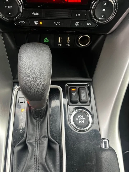 2022 Mitsubishi Eclipse Cross - Image 10 of 15