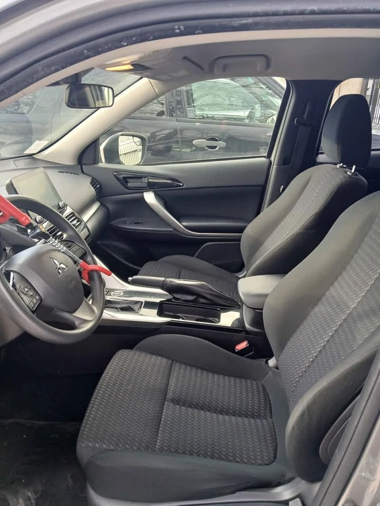 2022 Mitsubishi Eclipse Cross - Image 7 of 8