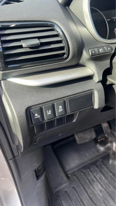 2022 Mitsubishi Eclipse Cross - Image 7 of 11