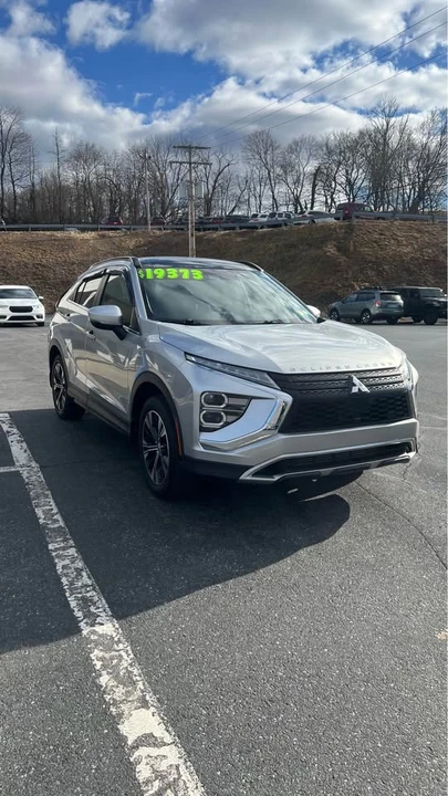 2022 Mitsubishi Eclipse Cross - Image 2 of 11