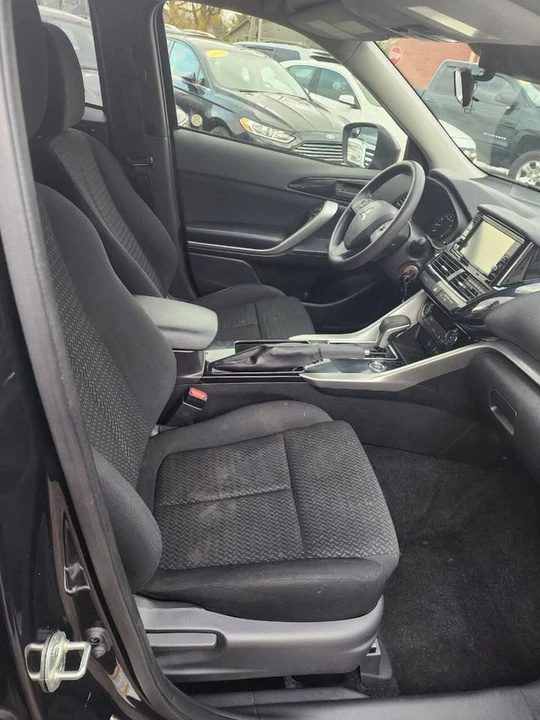 2022 Mitsubishi Eclipse Cross - Image 10 of 20