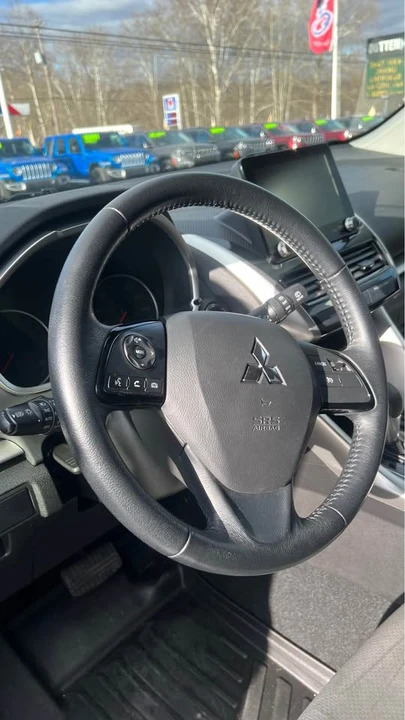 2022 Mitsubishi Eclipse Cross - Image 8 of 11
