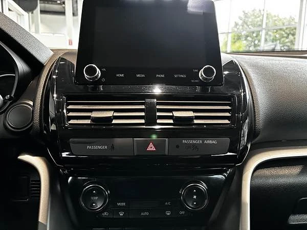 2022 Mitsubishi Eclipse Cross - Image 6 of 13