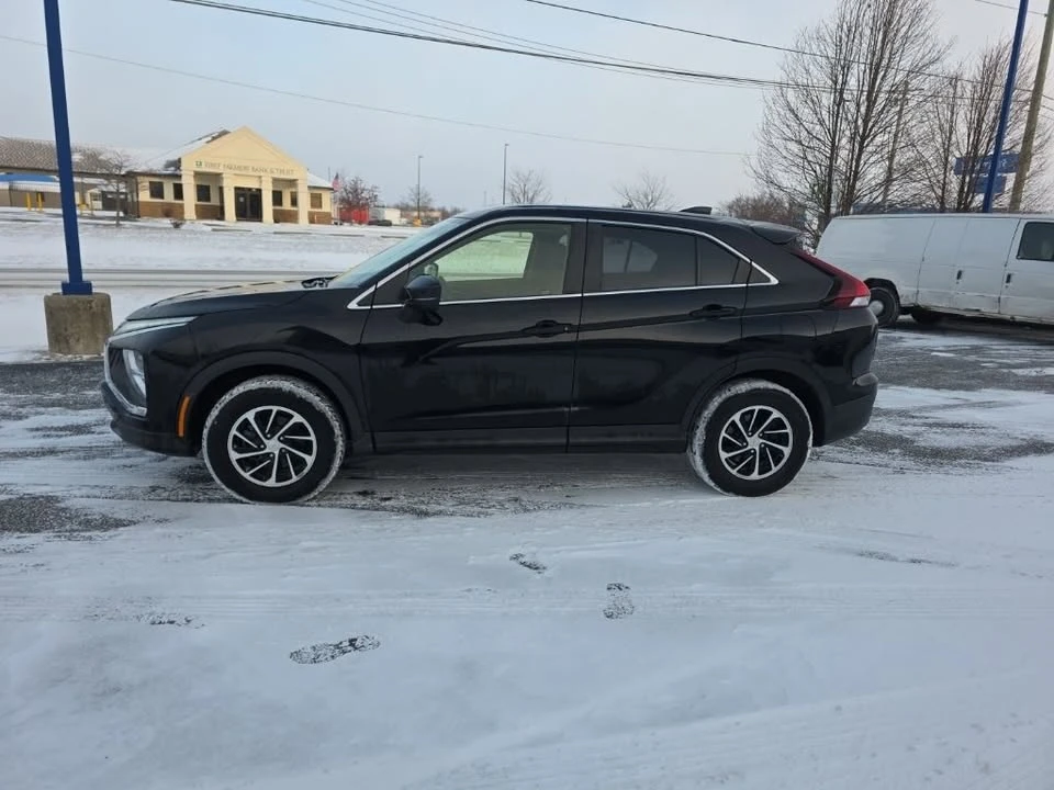 2022 Mitsubishi Eclipse Cross - Image 2 of 8