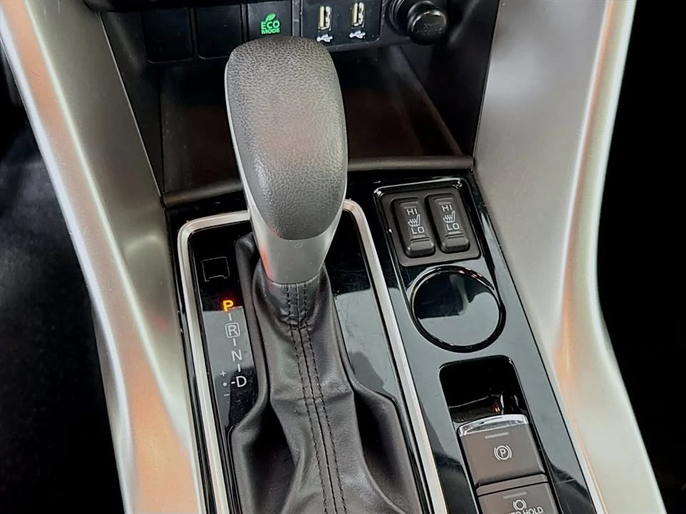 2022 Mitsubishi Eclipse Cross - Image 14 of 20