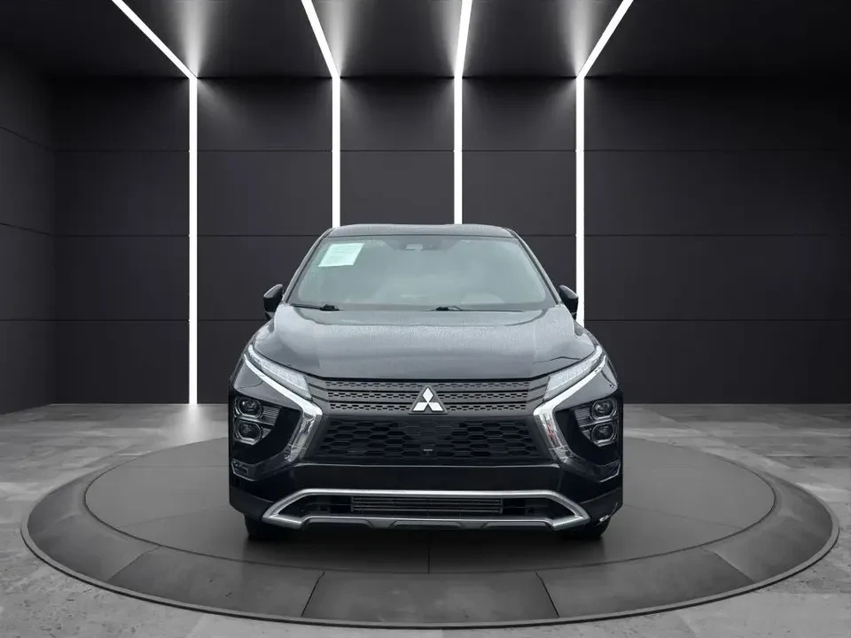 2022 Mitsubishi Eclipse Cross - Image 2 of 12