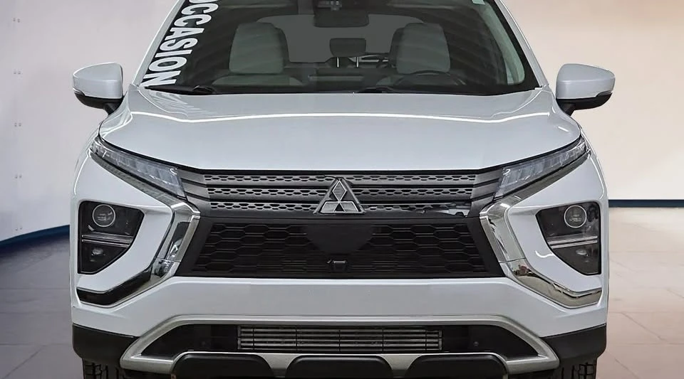 2022 Mitsubishi Eclipse Cross - Image 2 of 19