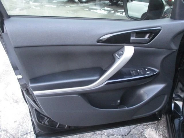 2022 Mitsubishi Eclipse Cross - Image 15 of 20
