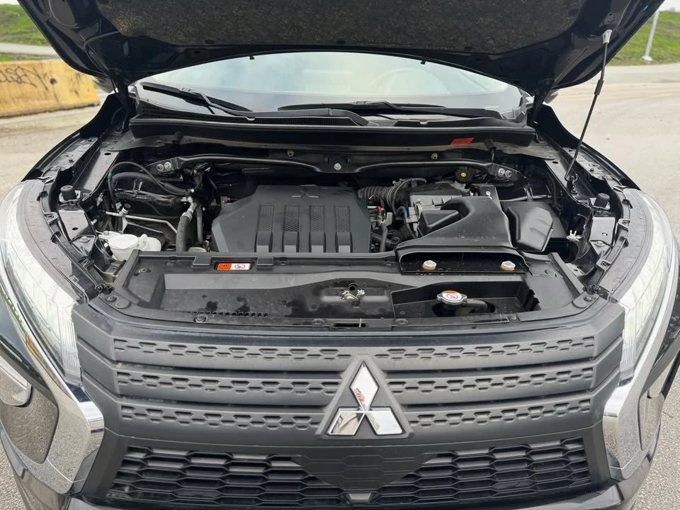 2022 Mitsubishi Eclipse Cross - Image 3 of 15