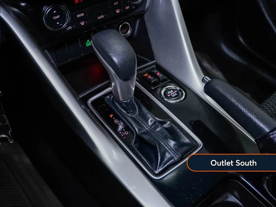 2022 Mitsubishi Eclipse Cross - Image 14 of 20