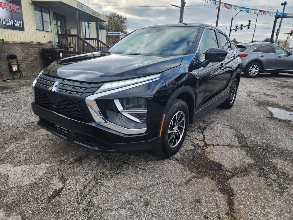2022 Mitsubishi Eclipse Cross - Image 3 of 20