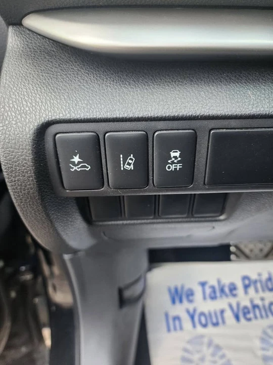 2022 Mitsubishi Eclipse Cross - Image 15 of 20
