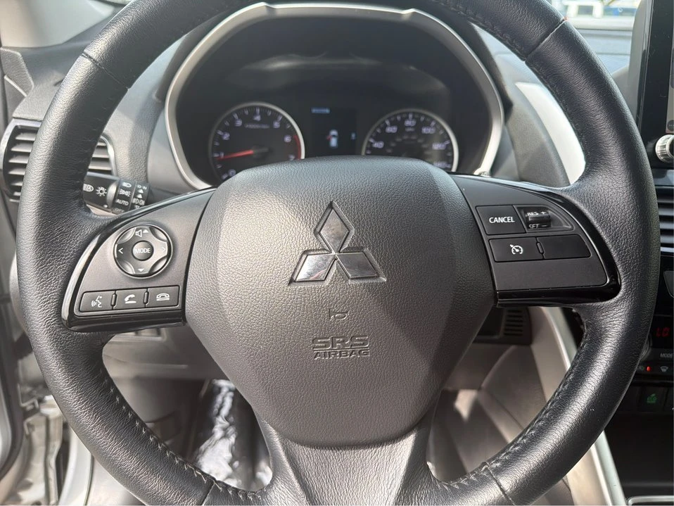2022 Mitsubishi Eclipse Cross - Image 14 of 20