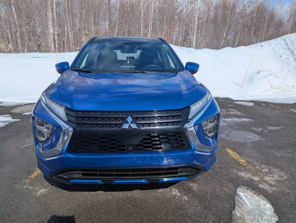 2022 Mitsubishi Eclipse Cross - Image 2 of 13