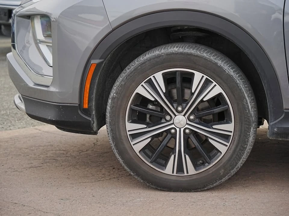 2022 Mitsubishi Eclipse Cross - Image 10 of 18