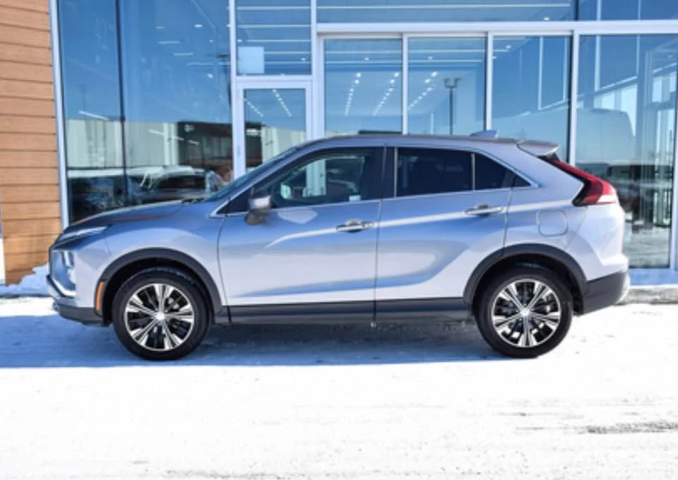 2022 Mitsubishi Eclipse Cross - Image 2 of 10