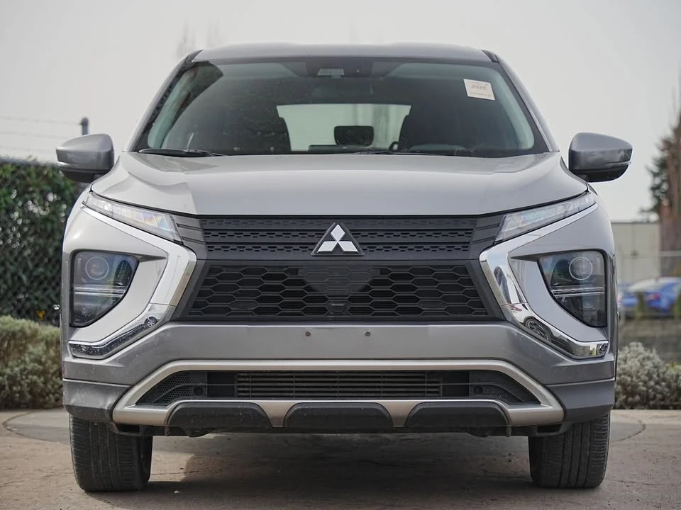 2022 Mitsubishi Eclipse Cross - Image 3 of 18