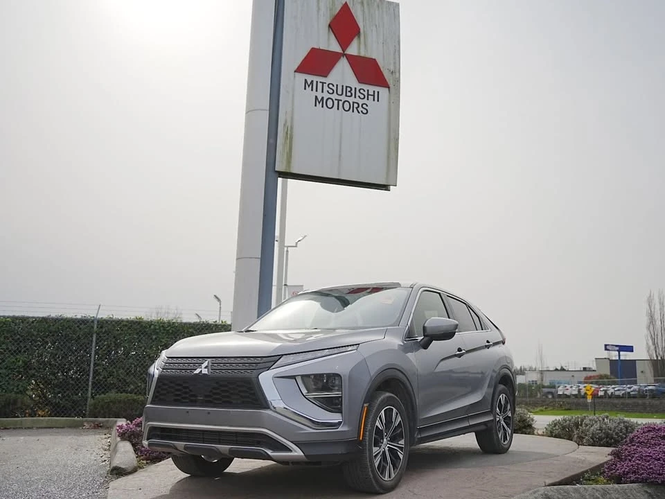 2022 Mitsubishi Eclipse Cross - Image 2 of 18