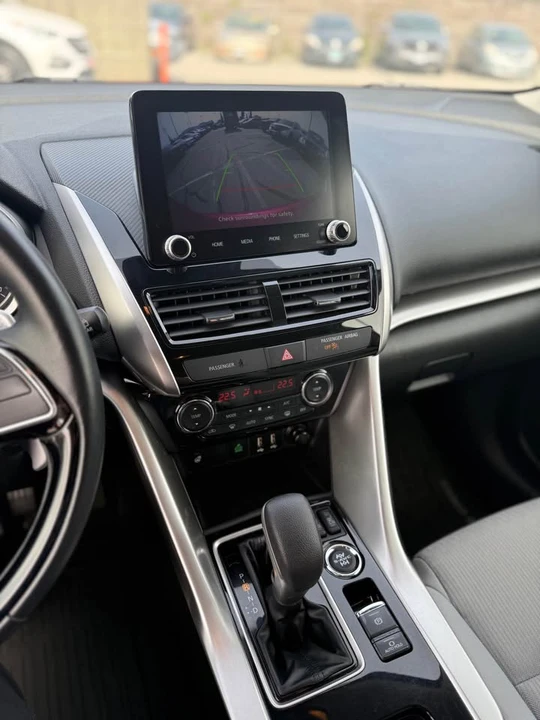 2022 Mitsubishi Eclipse Cross - Image 5 of 8