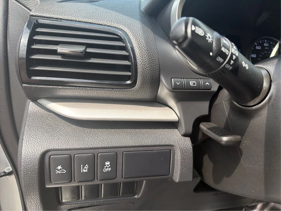 2022 Mitsubishi Eclipse Cross - Image 15 of 20