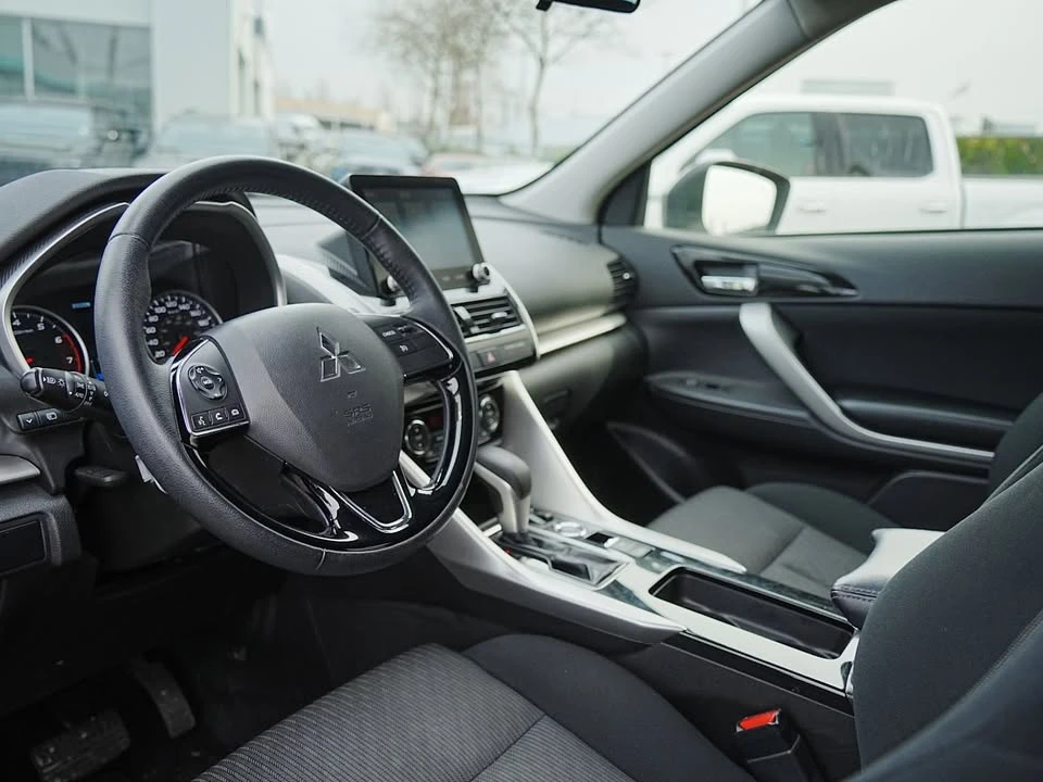2022 Mitsubishi Eclipse Cross - Image 14 of 18