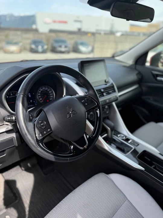 2022 Mitsubishi Eclipse Cross - Image 4 of 8