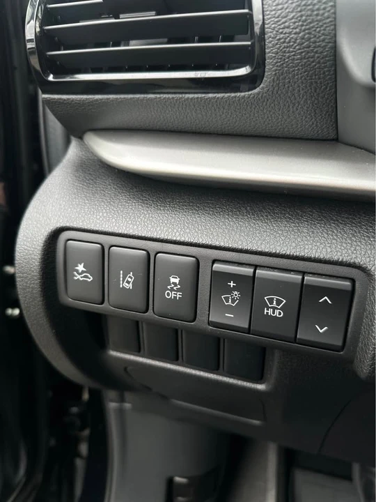 2022 Mitsubishi Eclipse Cross - Image 15 of 19
