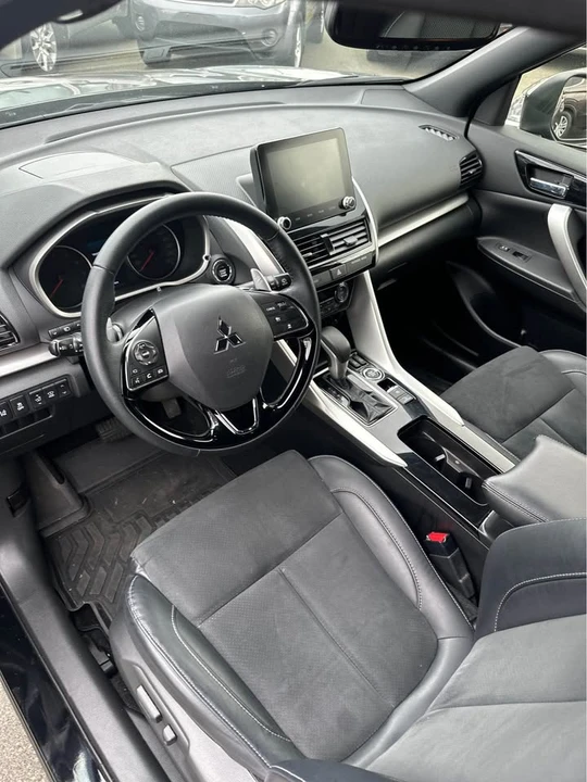 2022 Mitsubishi Eclipse Cross - Image 12 of 19
