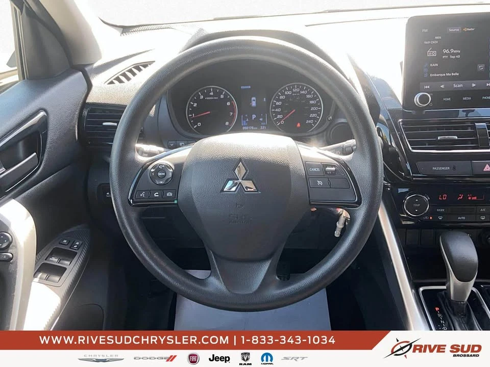 2022 Mitsubishi Eclipse Cross - Image 8 of 14