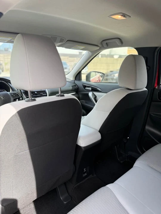 2022 Mitsubishi Eclipse Cross - Image 6 of 8