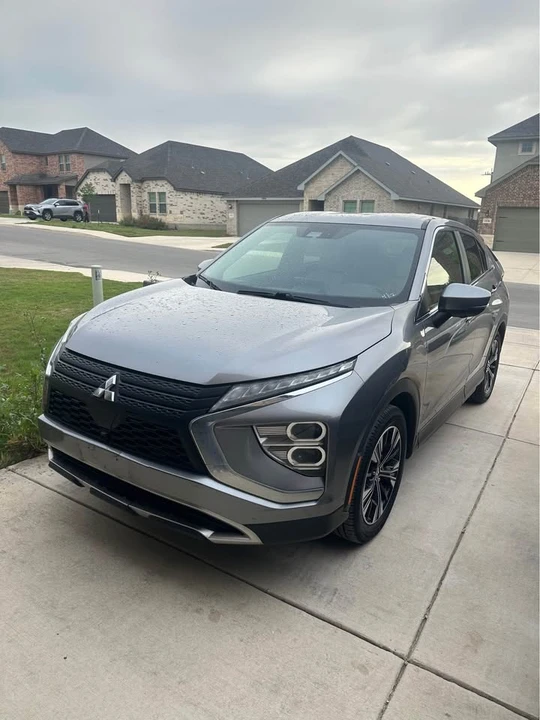 2022 Mitsubishi Eclipse Cross - Image 2 of 9