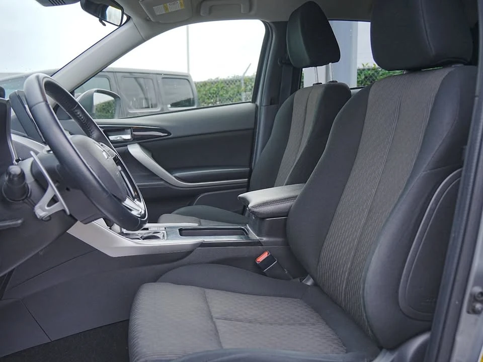 2022 Mitsubishi Eclipse Cross - Image 9 of 20