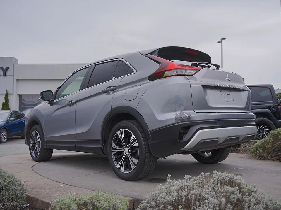 2022 Mitsubishi Eclipse Cross - Image 3 of 19