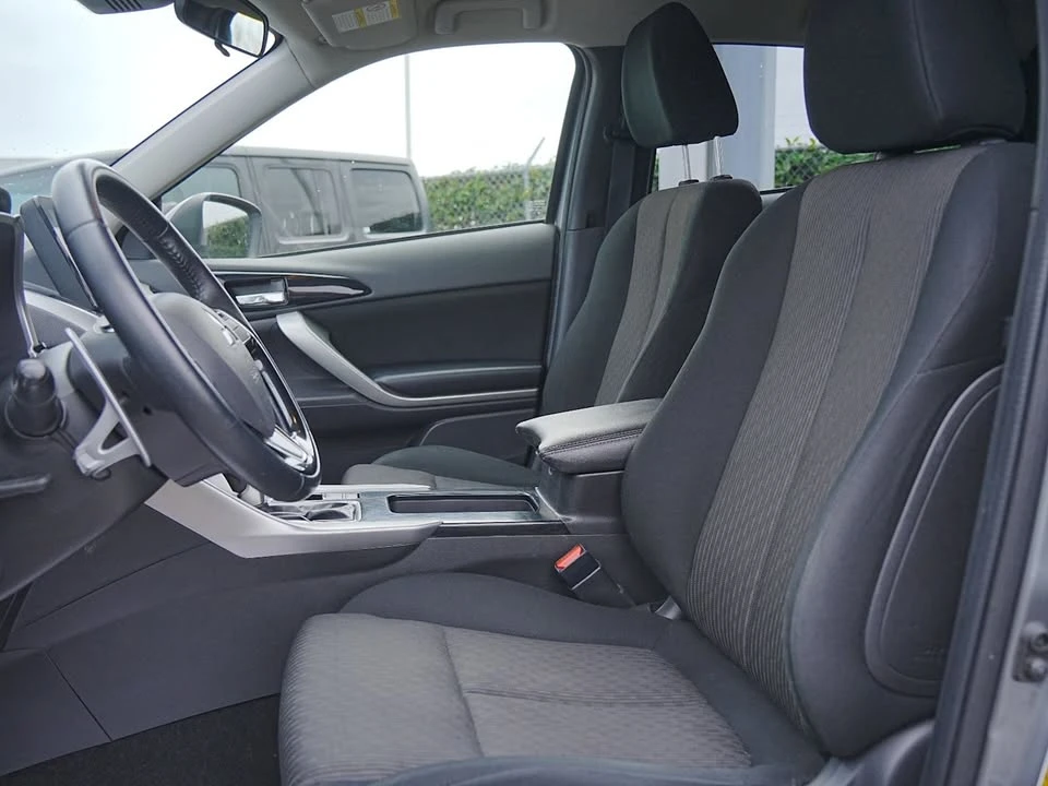 2022 Mitsubishi Eclipse Cross - Image 4 of 11