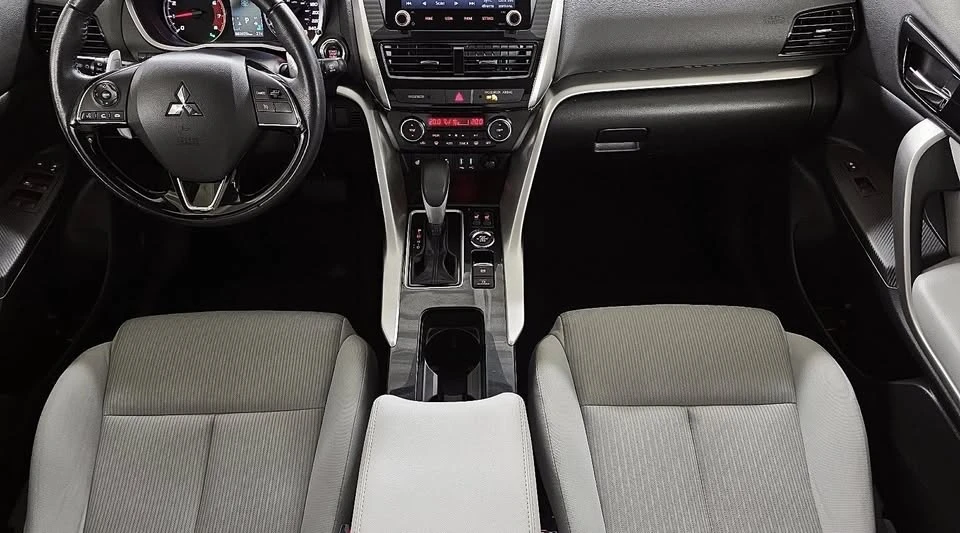 2022 Mitsubishi Eclipse Cross - Image 16 of 20