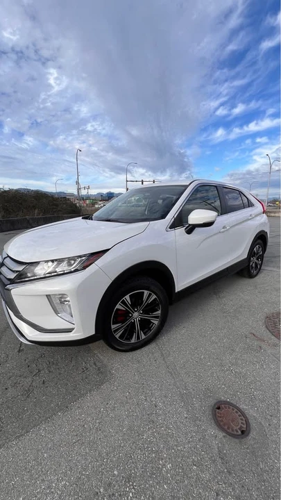 2022 Mitsubishi Eclipse Cross - Image 4 of 21